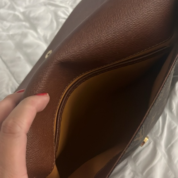 LV bag vintage ❤️ length is 10.5inch width is 8inch and height 2inch full. - Picture 4 of 8